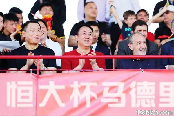中国足球运动员等级划分详解：从职业到青训的四级体系